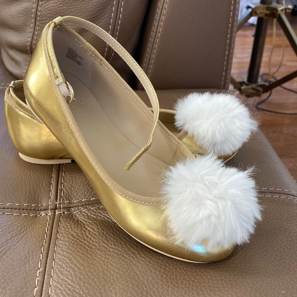 Janie and Jack gold Pom Pom shoes Girls Size 3